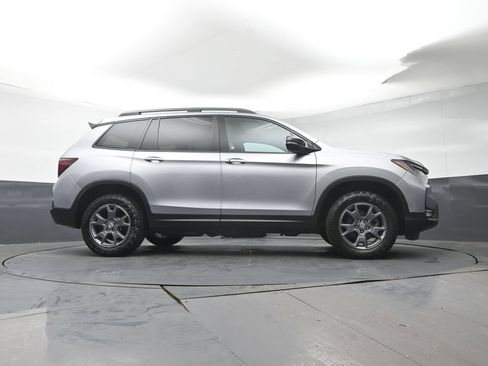 Certified 2024 Honda Passport TrailSport image 35