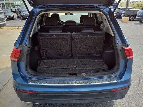 Used 2019 Volkswagen Tiguan SE w/ Panoramic Sunroof Package image 13
