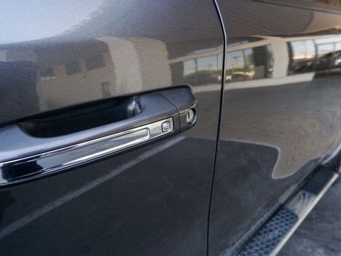 Used 2019 RAM 1500 Laramie RWD image 9