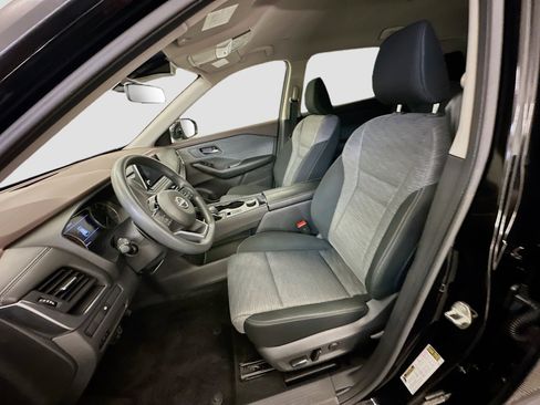 Used 2023 Nissan Rogue SV image 13