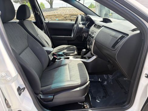 Used 2011 Ford Focus SE FWD image 15