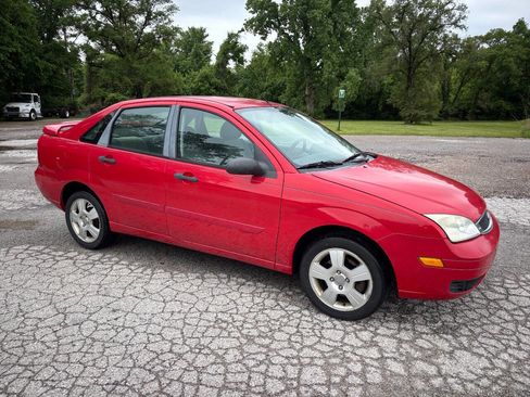 Used 2007 Ford Focus SE FWD image 5