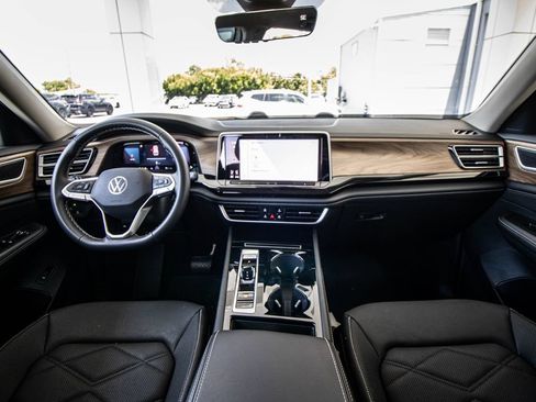 Used 2026 Volkswagen Atlas SE FWD image 29