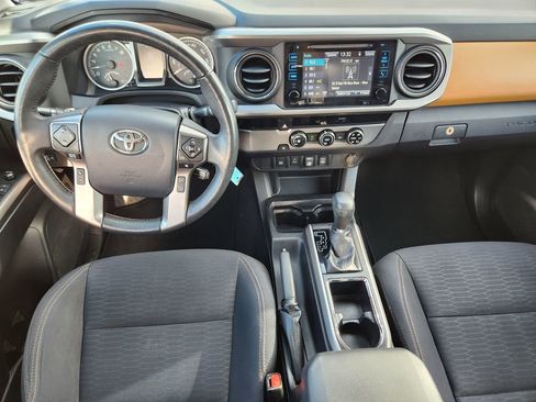 Used 2018 Toyota Tacoma SR5 image 25