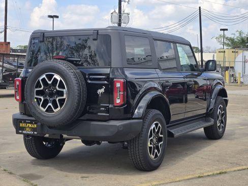 New 2026 Ford Bronco Outer Banks image 3