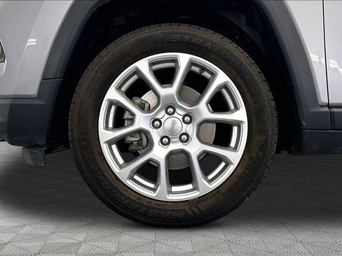 Used 2022 Jeep Compass Latitude AWD/4WD image 9