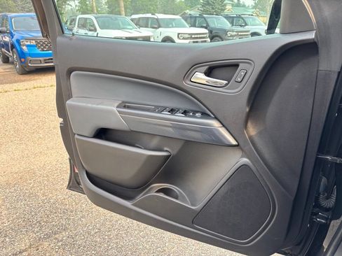 Used 2019 Chevrolet Colorado Z71 AWD/4WD image 18