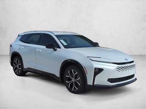 New 2025 Toyota Crown Signia image 3