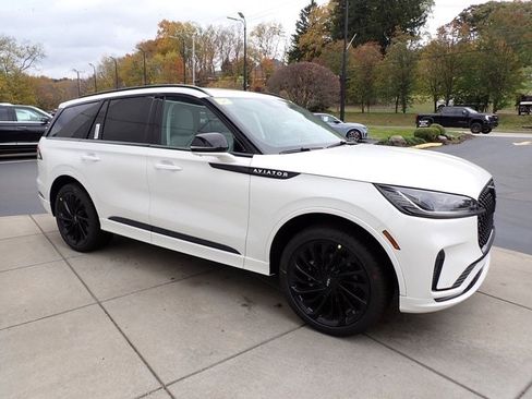 New 2026 Lincoln Aviator Reserve w/ Jet Appearance Package image 7