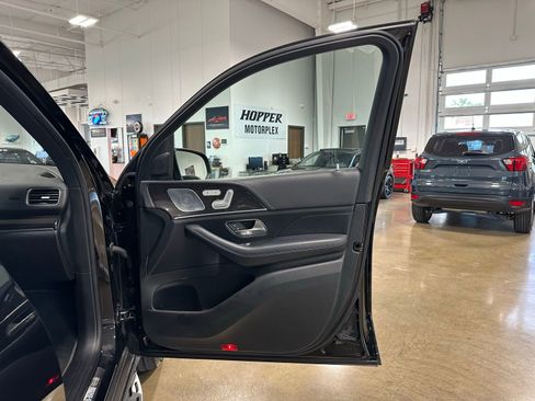 Used 2020 Mercedes-Benz GLE 350 w/ Premium Package image 39