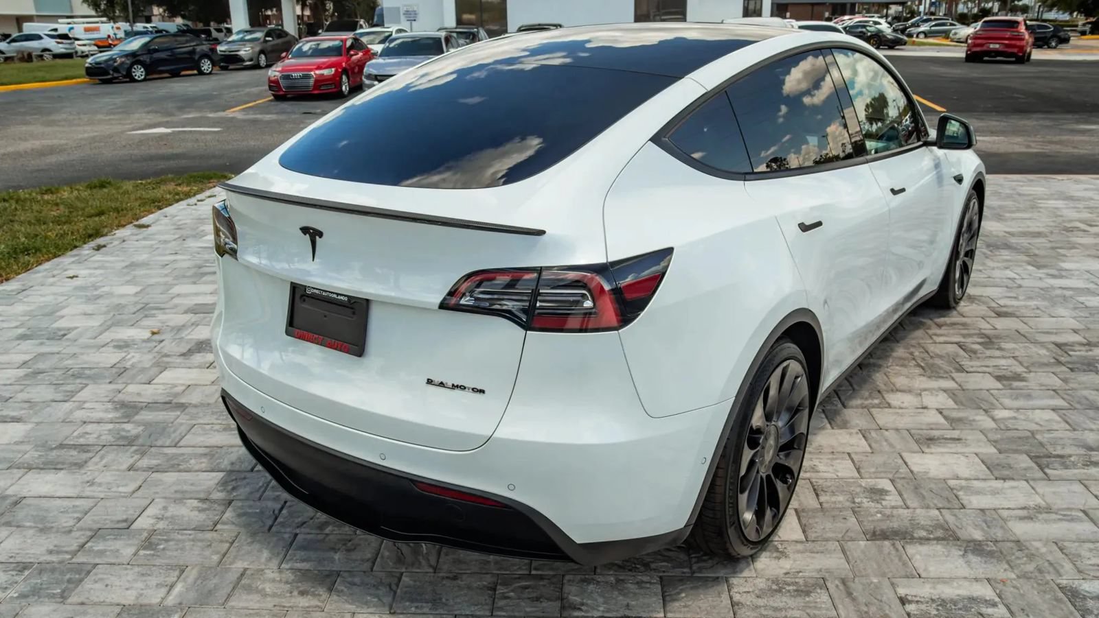 Used 2022 Tesla Model Y Performance AWD/4WD image 9