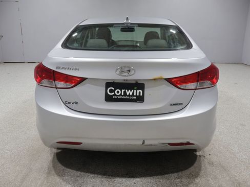 Used 2012 Hyundai Elantra Limited w/ Technology Pkg 5 FWD image 3