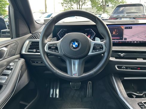 Used 2024 BMW X7 xDrive40i w/ M Sport Package AWD/4WD image 30