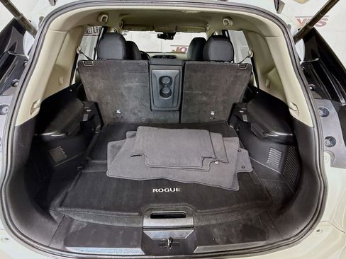 Used 2019 Nissan Rogue SV w/ Premium Package image 27