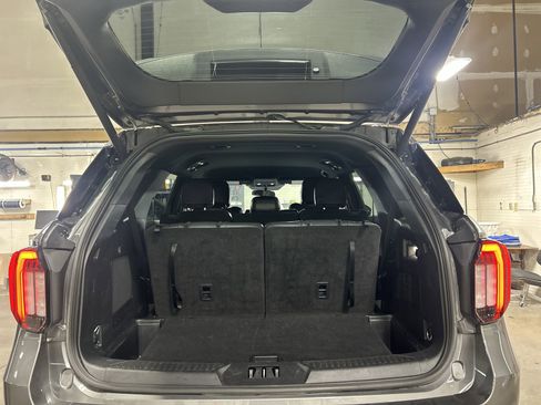 Used 2025 Ford Explorer ST-Line w/ ST-Line Street Pack image 27