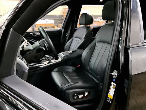 Used 2019 BMW X7 xDrive50i w/ M Sport Package image 28