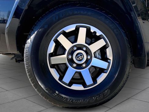 Used 2024 Toyota 4Runner TRD Off-Road Premium image 10