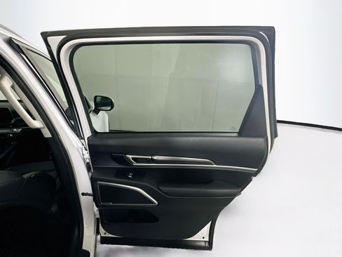 Used 2025 Kia Telluride S FWD image 33