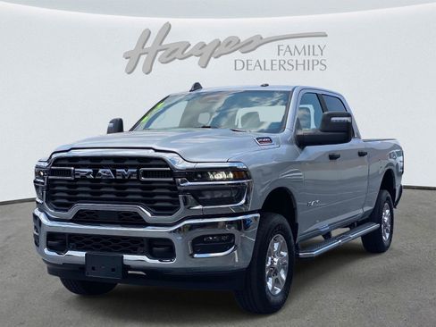 Used 2026 RAM 2500 Big Horn AWD/4WD image 10