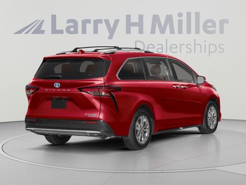 Used 2026 Toyota Sienna Platinum AWD/4WD image 2