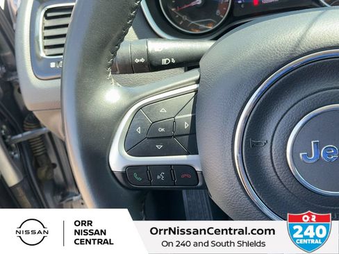 Used 2019 Jeep Compass Latitude FWD image 19