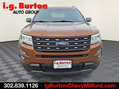 Used 2017 Ford Explorer XLT w/ Equipment Group 202A image 2