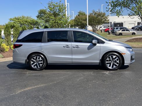 Certified 2026 Honda Odyssey EX-L image 11
