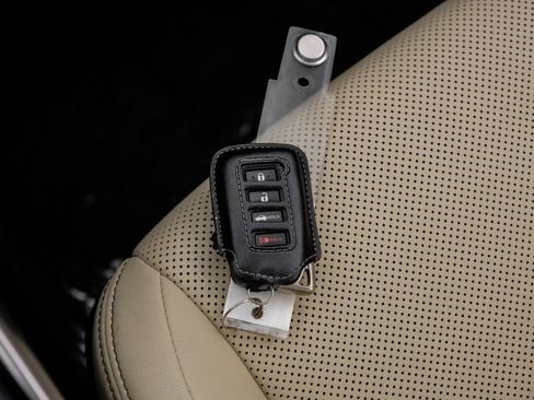 Used 2015 Lexus IS 350 w/ Navigation System Package image 60