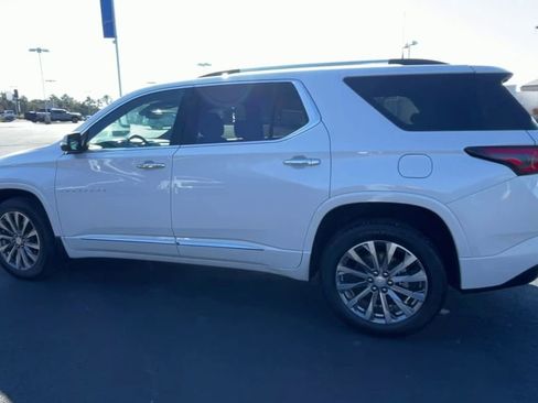 Used 2023 Chevrolet Traverse Premier image 6