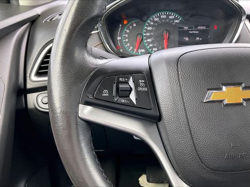 Used 2022 Chevrolet Trax LT w/ LT Convenience Package AWD/4WD image 23