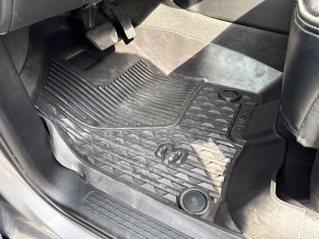 Used 2023 RAM 1500 Laramie AWD/4WD image 16
