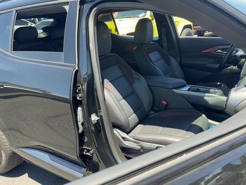 Used 2024 Chevrolet Equinox EV RS FWD image 15