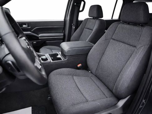 Used 2025 Toyota 4Runner SR5 image 9