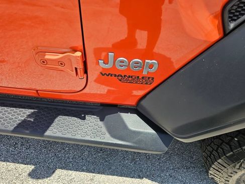 Used 2018 Jeep Wrangler Unlimited Sport S AWD/4WD image 14