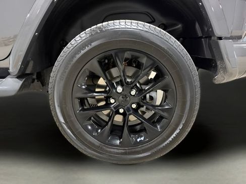 Used 2021 Jeep Wrangler Unlimited Sahara AWD/4WD image 38