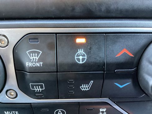 Used 2021 Jeep Gladiator Rubicon w/ Cold Weather Group image 6