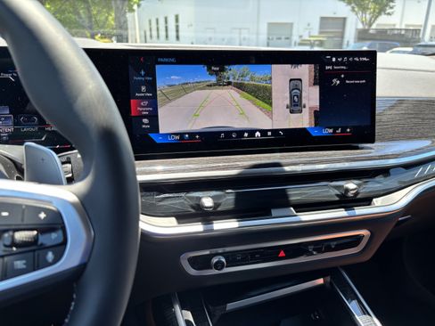 Certified 2026 BMW X7 M60i AWD/4WD image 32