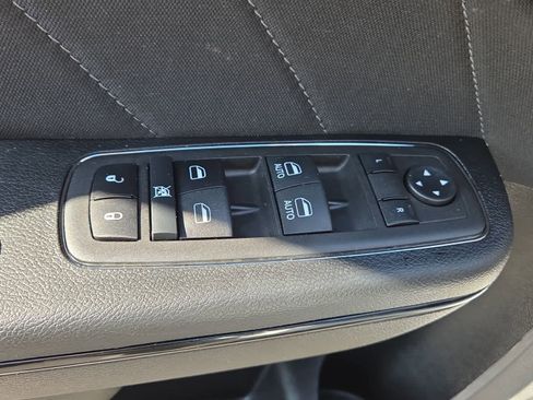 Used 2022 Dodge Charger R/T w/ Blacktop Package image 17