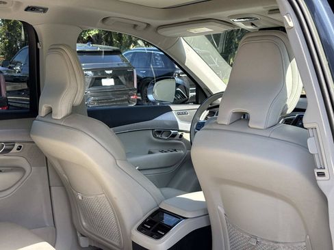 Used 2022 Volvo XC90 T5 Momentum w/ Protection Package Premier FWD image 28