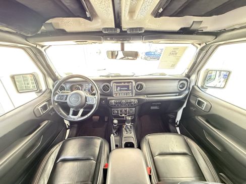 Used 2020 Jeep Gladiator Overland image 6