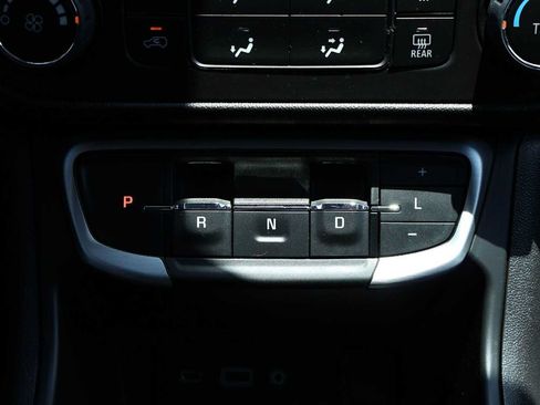 Used 2024 GMC Terrain SLE AWD/4WD image 17