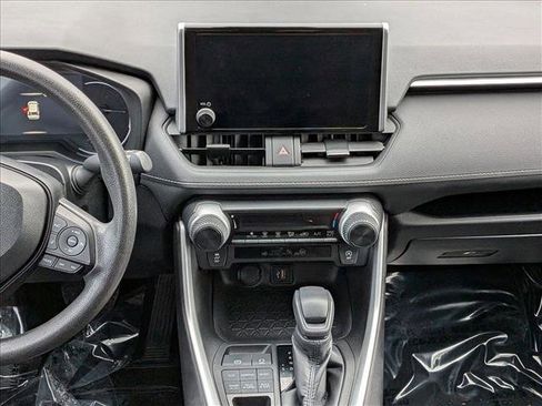 Used 2024 Toyota RAV4 LE image 12