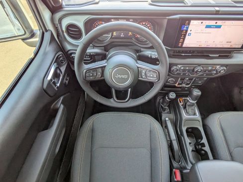 New 2025 Jeep Gladiator Sport image 17