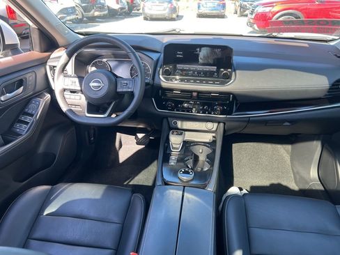 Used 2023 Nissan Rogue SL w/ SL Premium Package image 19