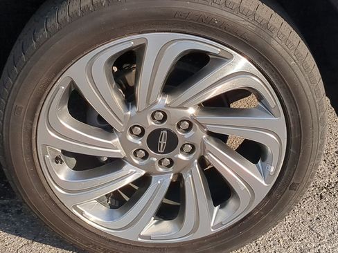 Used 2024 Lincoln Navigator Reserve image 11