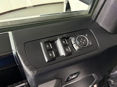 Used 2018 Ford F150 Platinum w/ Equipment Group 701A Luxury RWD image 15