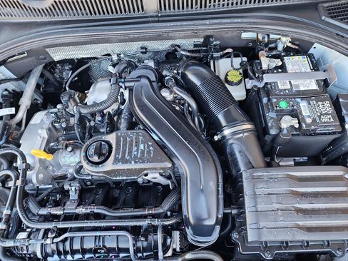 Certified 2025 Volkswagen Jetta SE image 22