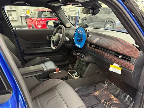 Certified 2025 MINI Cooper S image 29