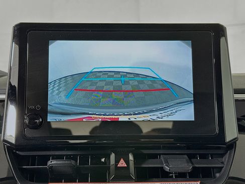 Used 2025 Toyota Corolla LE image 24