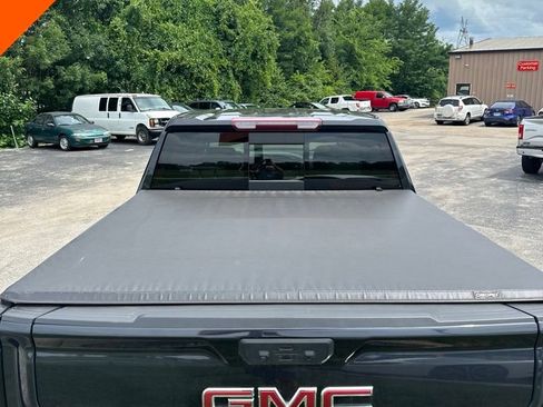 Used 2023 GMC Sierra 1500 SLT w/ SLT Premium Plus Package AWD/4WD image 5